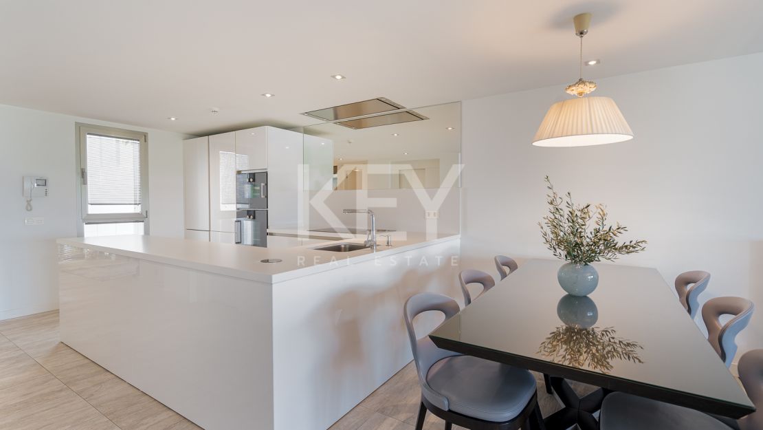 Casa Domus: Luxury Townhouse with Breathtaking Sea Views for Rent