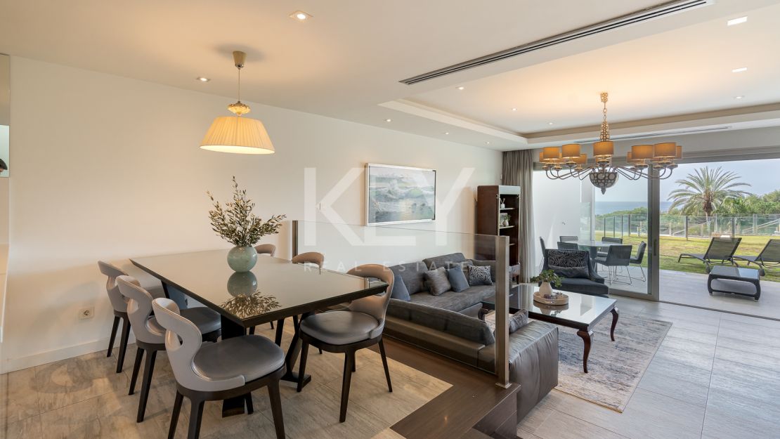 Casa Domus: Luxury Townhouse with Breathtaking Sea Views for Rent