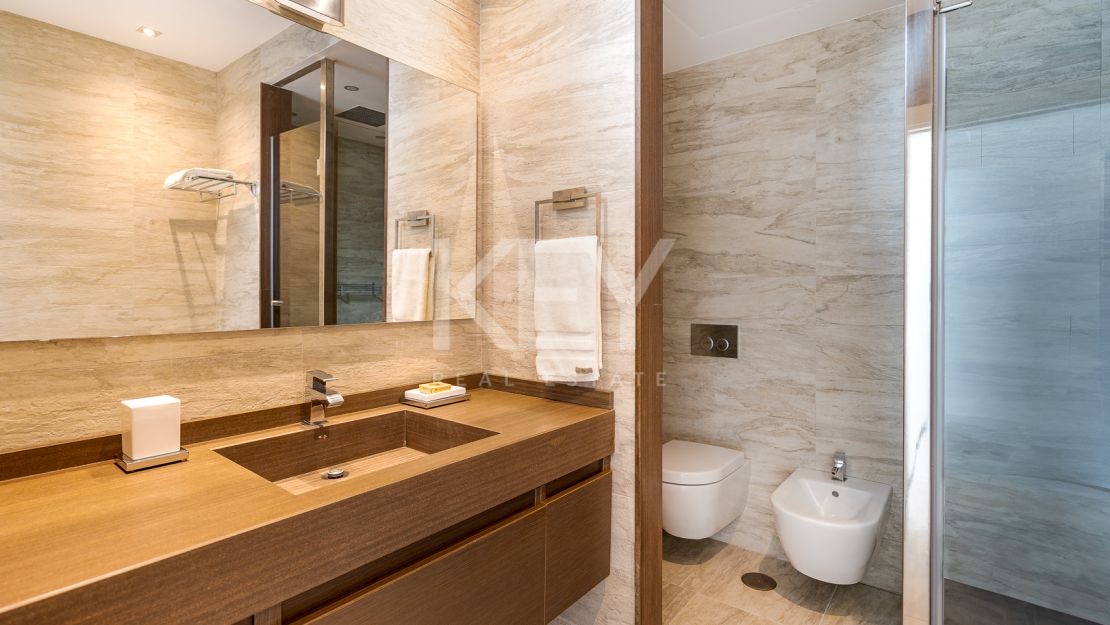 Casa Domus: Luxury Townhouse with Breathtaking Sea Views for Rent
