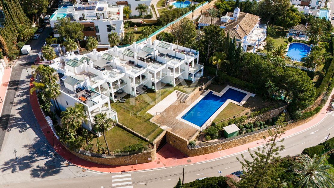 Casa Domus: Luxury Townhouse with Breathtaking Sea Views for Rent
