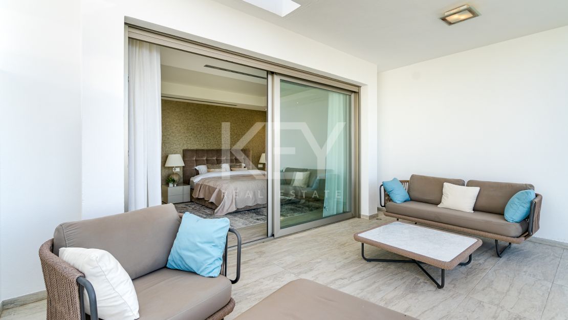 Casa Domus: Luxury Townhouse with Breathtaking Sea Views for Rent