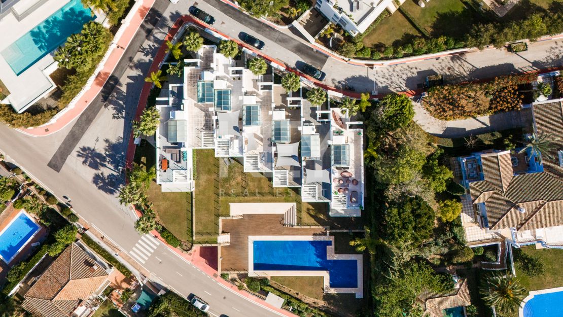 Casa Domus: Luxury Townhouse with Breathtaking Sea Views for Rent