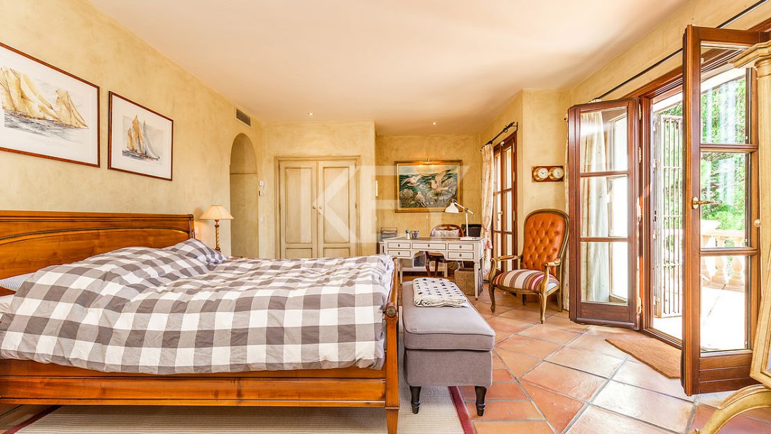 Villa Eden: luxurious holiday rental retreat with panoramic views in Las Brisas