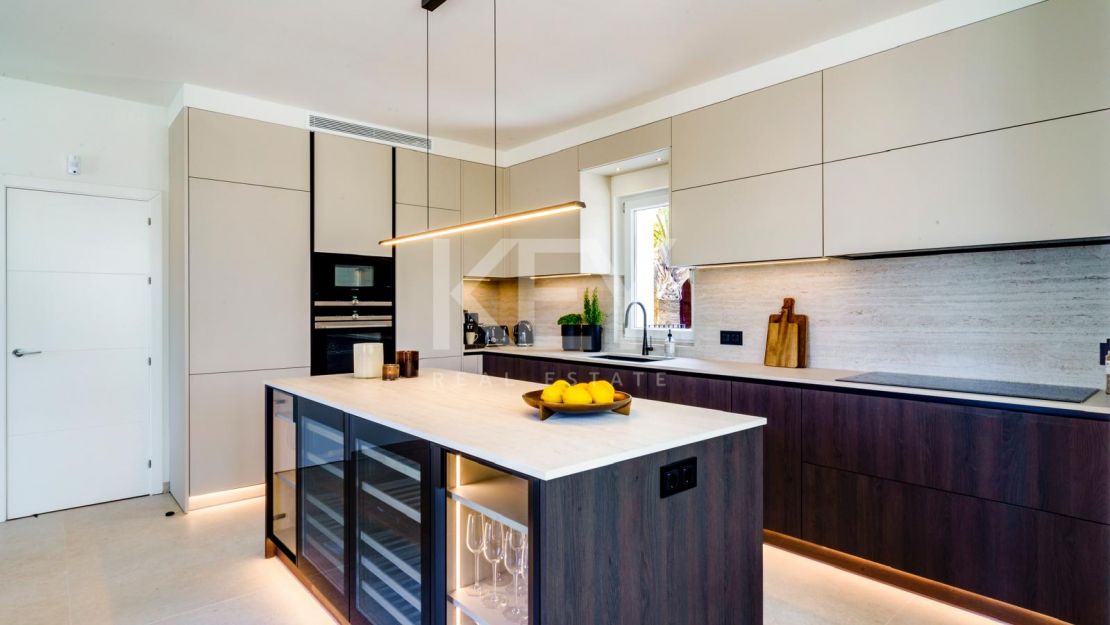 Villa Ibiza: Stunning villa in Nueva Andalucia, Marbella