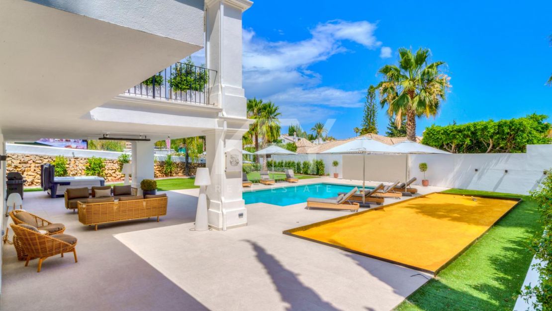 Villa Ibiza: Stunning villa in Nueva Andalucia, Marbella