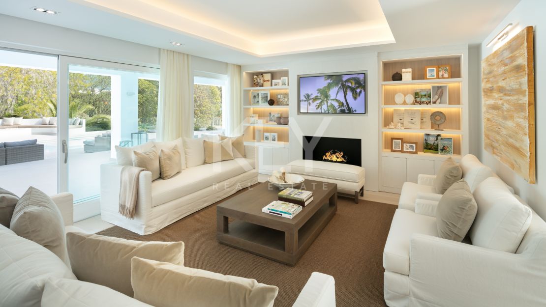 Villa en primera línea de golf Las Brisas con impresionantes vistas, Nueva Andalucía, Marbella