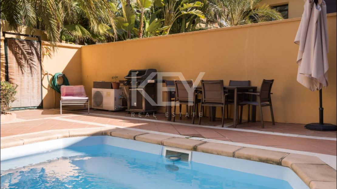 Casa Harris: Bungalow de lujo junto a la playa en alquiler en Bahía de Banús