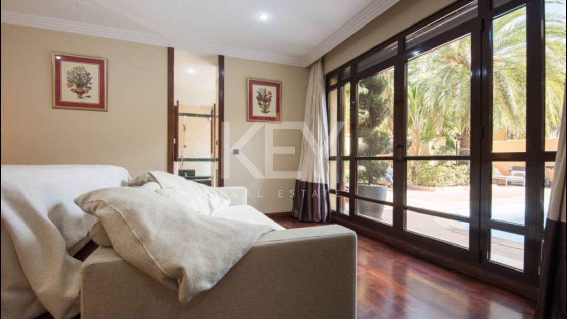 Casa Harris: Bungalow de lujo junto a la playa en alquiler en Bahía de Banús