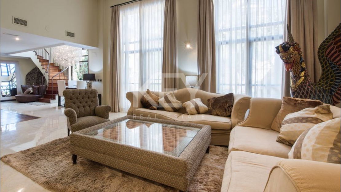 Casa Harris: Bungalow de lujo junto a la playa en alquiler en Bahía de Banús