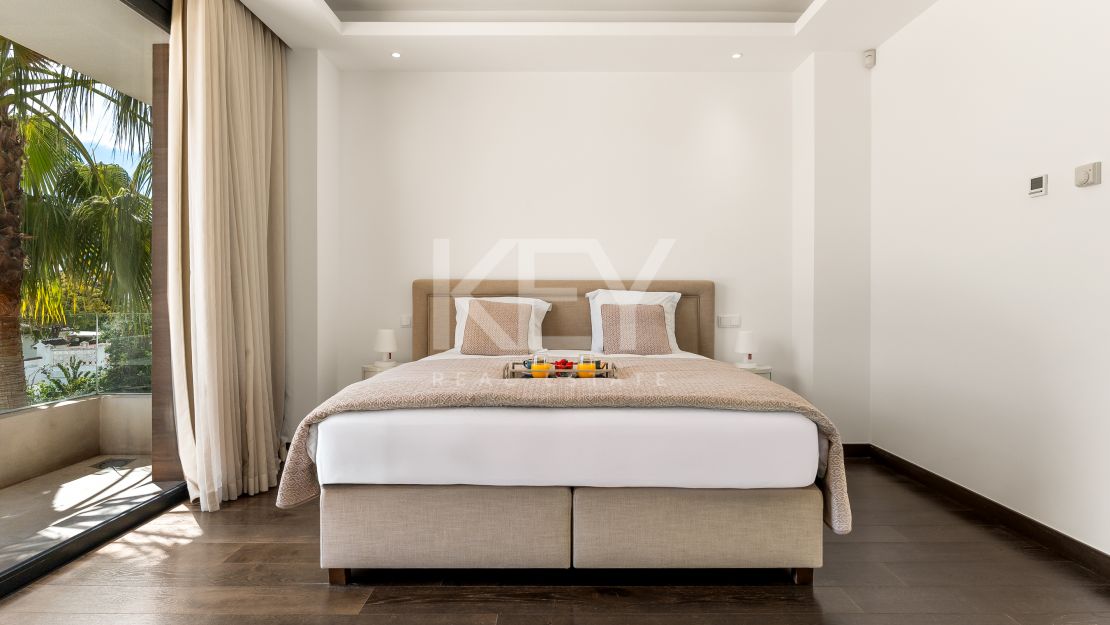 Villa Aurora exclusiva villa moderna minimalista en alquiler en El Paraíso, Estepona