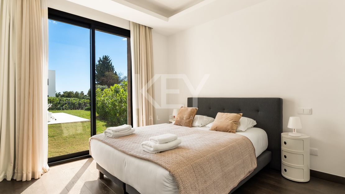Villa Aurora exclusiva villa moderna minimalista en alquiler en El Paraíso, Estepona