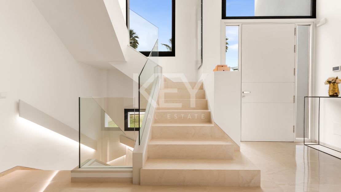 Villa Aurora exclusiva villa moderna minimalista en alquiler en El Paraíso, Estepona