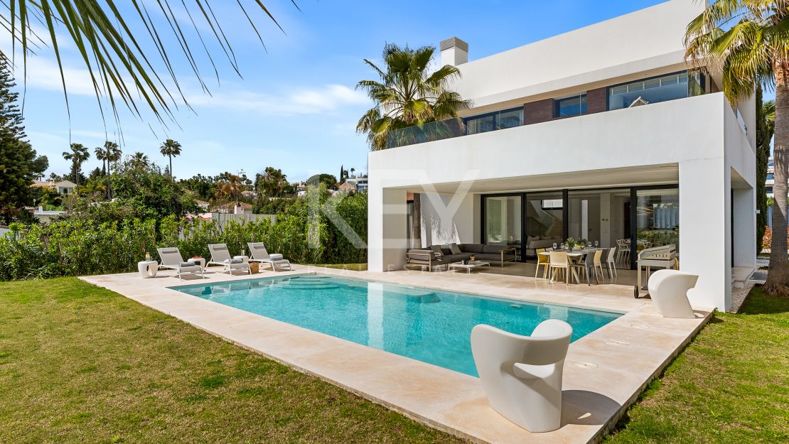 Villa Aurora exclusiva villa moderna minimalista en alquiler en El Paraíso, Estepona