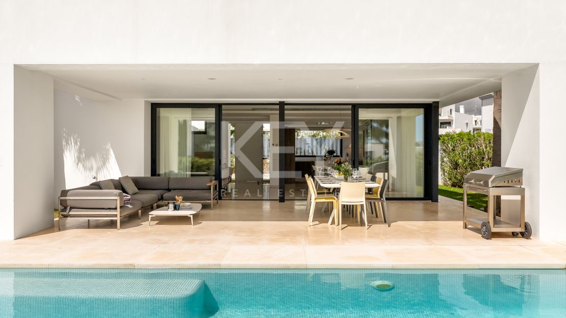 Villa Aurora exclusiva villa moderna minimalista en alquiler en El Paraíso, Estepona