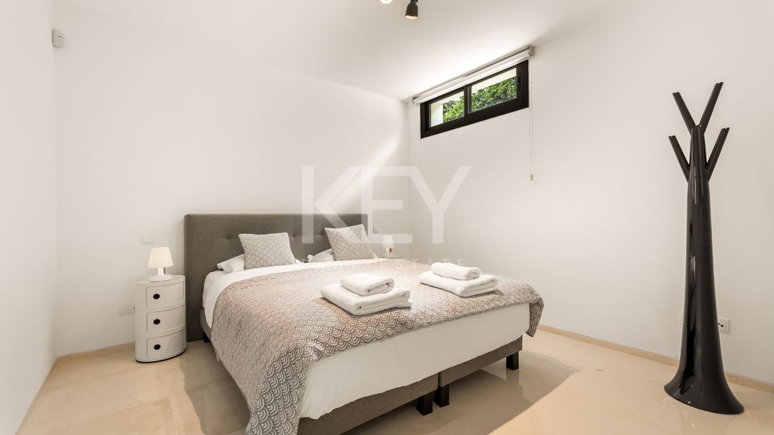 Villa Aurora exclusiva villa moderna minimalista en alquiler en El Paraíso, Estepona
