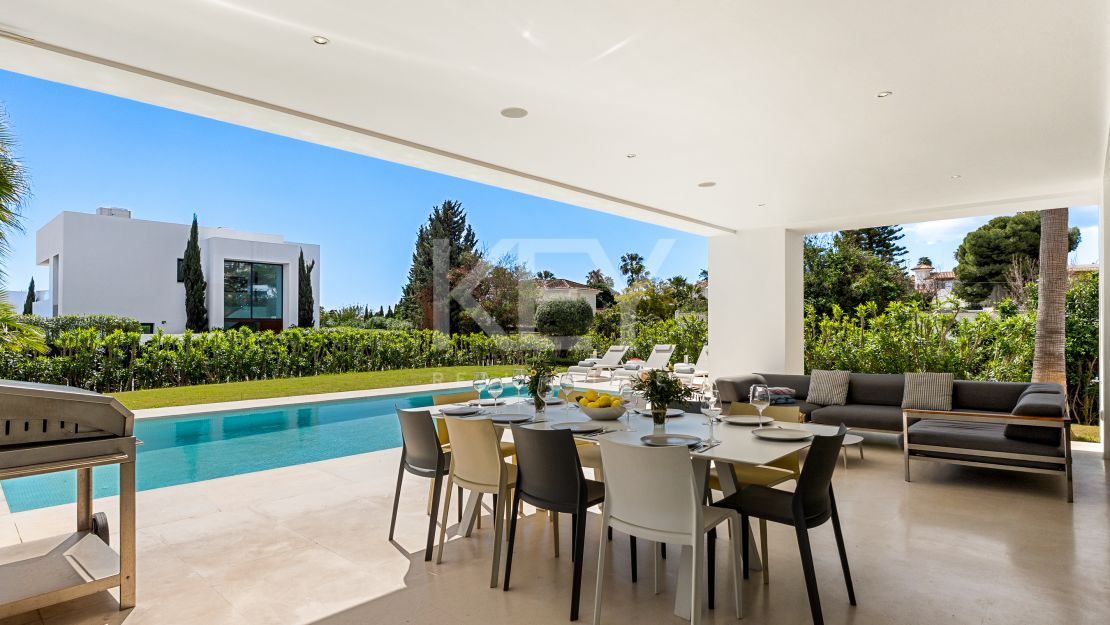 Villa Aurora exclusiva villa moderna minimalista en alquiler en El Paraíso, Estepona