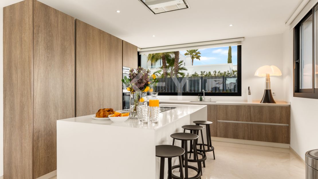 Villa Aurora exclusiva villa moderna minimalista en alquiler en El Paraíso, Estepona