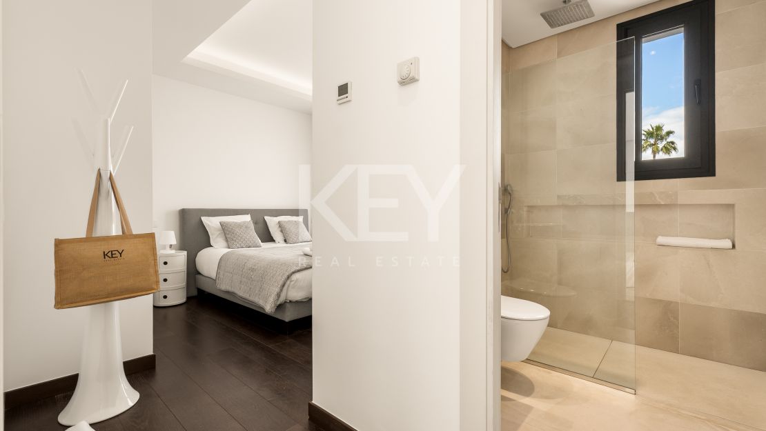 Villa Aurora exclusiva villa moderna minimalista en alquiler en El Paraíso, Estepona