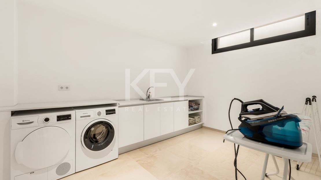 Villa Aurora exclusiva villa moderna minimalista en alquiler en El Paraíso, Estepona