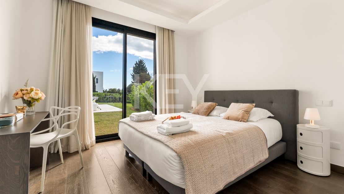 Villa Aurora exclusiva villa moderna minimalista en alquiler en El Paraíso, Estepona