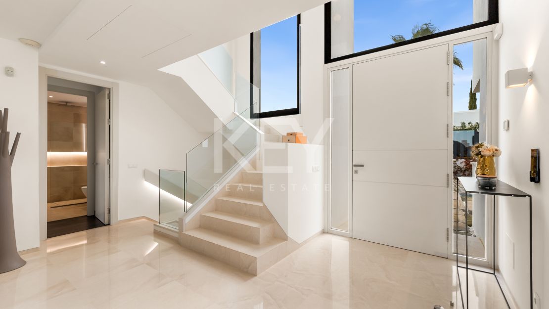 Villa Aurora exclusiva villa moderna minimalista en alquiler en El Paraíso, Estepona