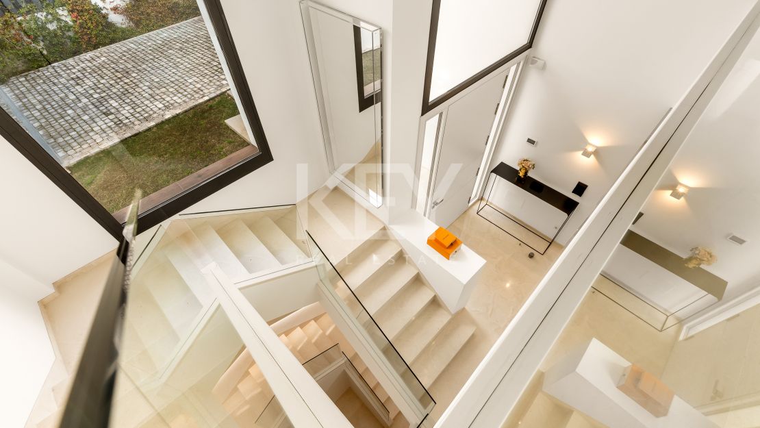 Villa Aurora exclusiva villa moderna minimalista en alquiler en El Paraíso, Estepona