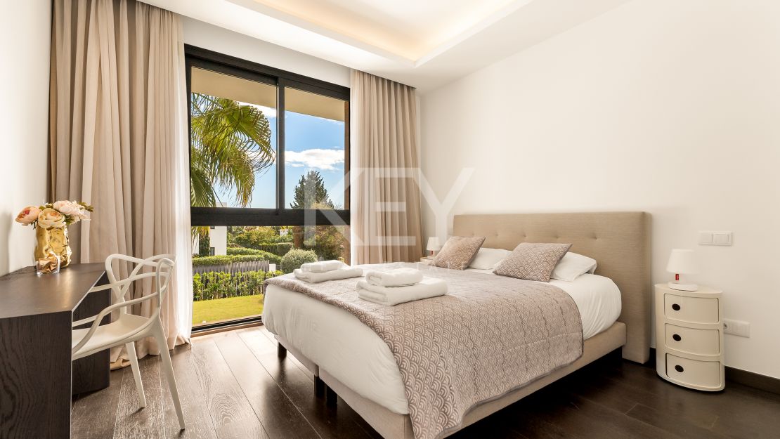 Villa Aurora exclusiva villa moderna minimalista en alquiler en El Paraíso, Estepona