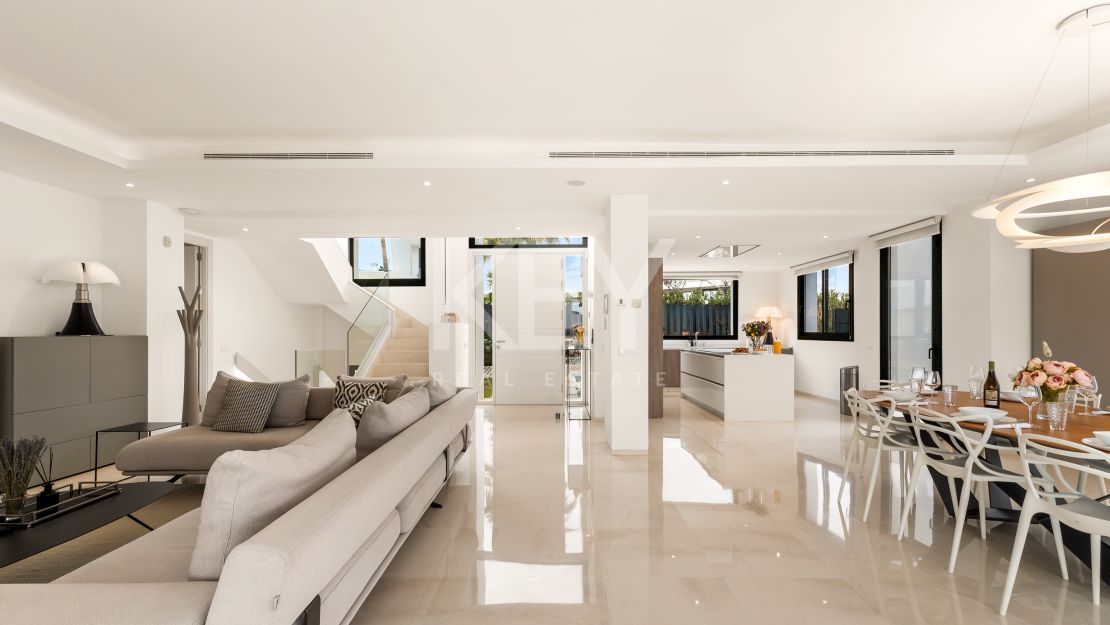 Villa Aurora exclusiva villa moderna minimalista en alquiler en El Paraíso, Estepona