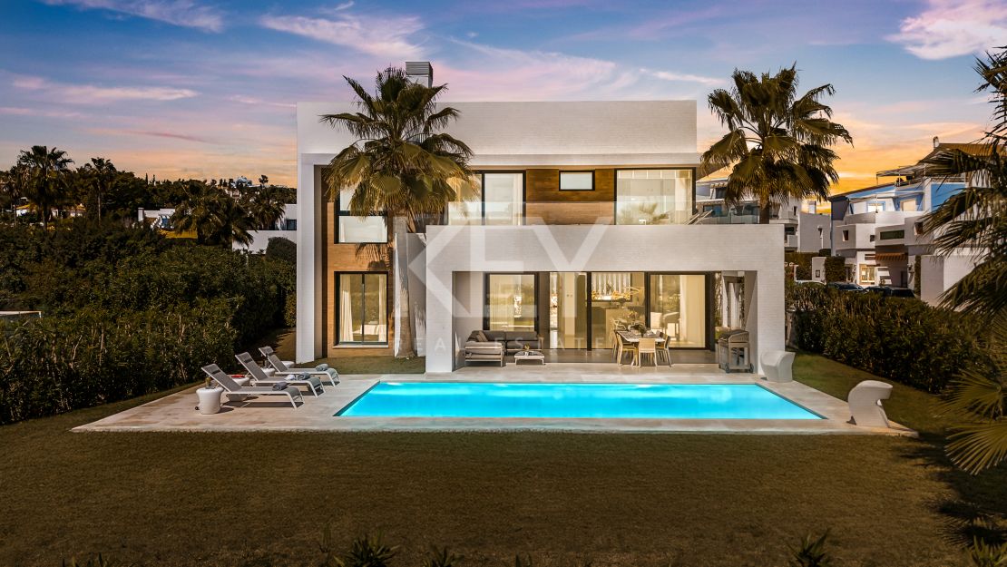 Villa Aurora exclusiva villa moderna minimalista en alquiler en El Paraíso, Estepona