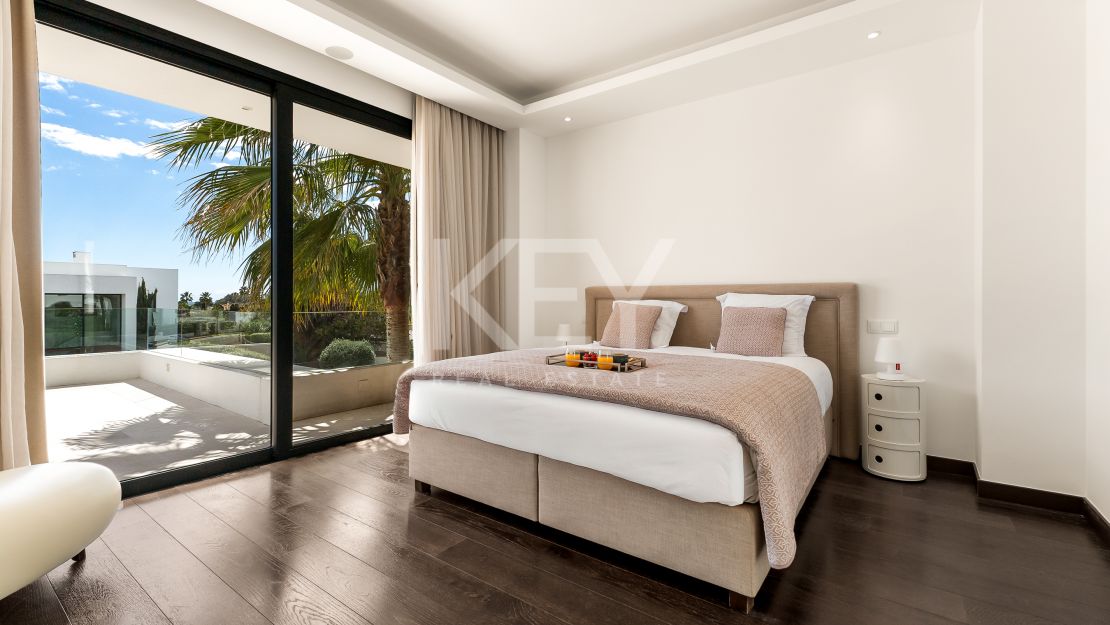 Villa Aurora exclusiva villa moderna minimalista en alquiler en El Paraíso, Estepona