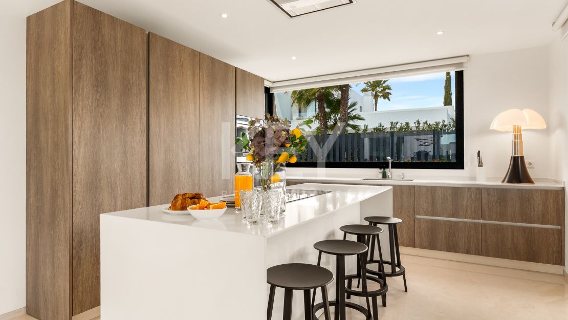 Villa Aurora exclusiva villa moderna minimalista en alquiler en El Paraíso, Estepona