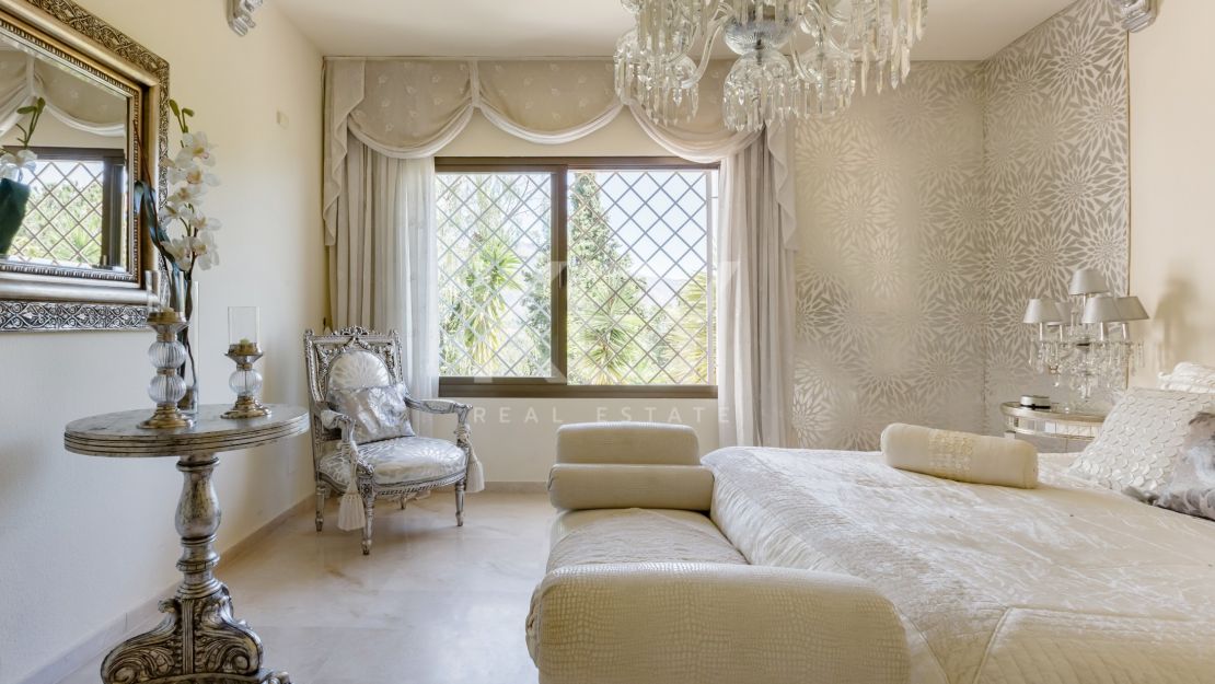 Villa Artemisa: A Roman-inspired Haven of Luxury in Marbella's Nueva Andalucía - Perfect for Holiday Rentals