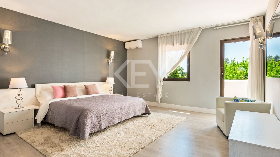 Villa within walking distance to the beach in Puerto Banús, Marbella