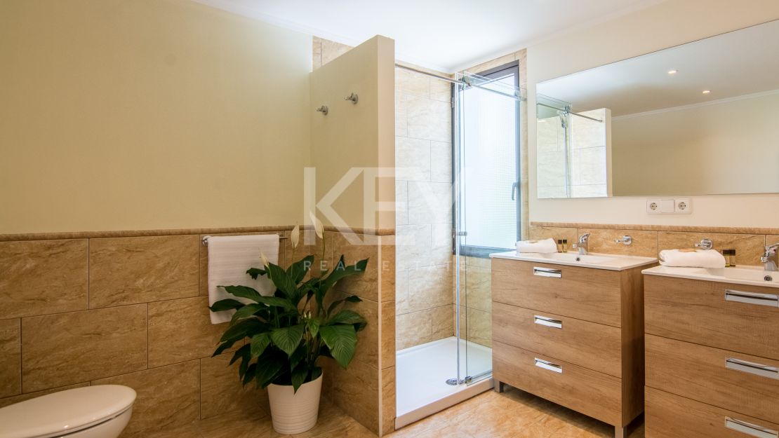 Villa within walking distance to the beach in Puerto Banús, Marbella