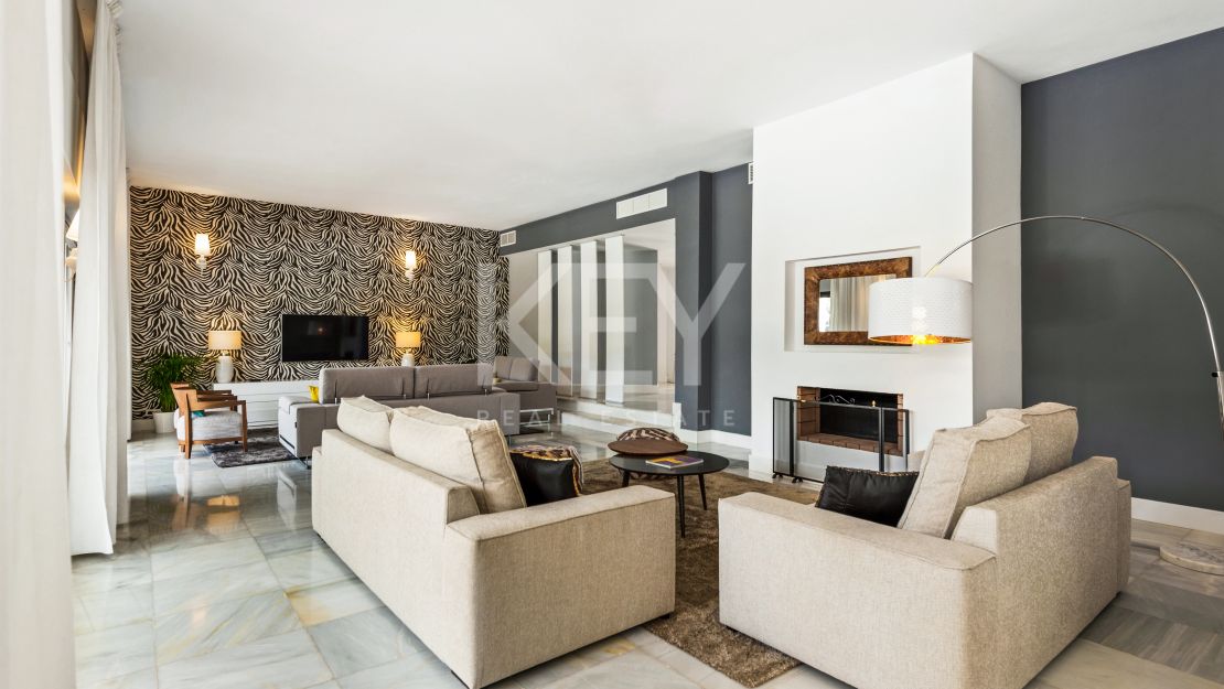 Villa within walking distance to the beach in Puerto Banús, Marbella