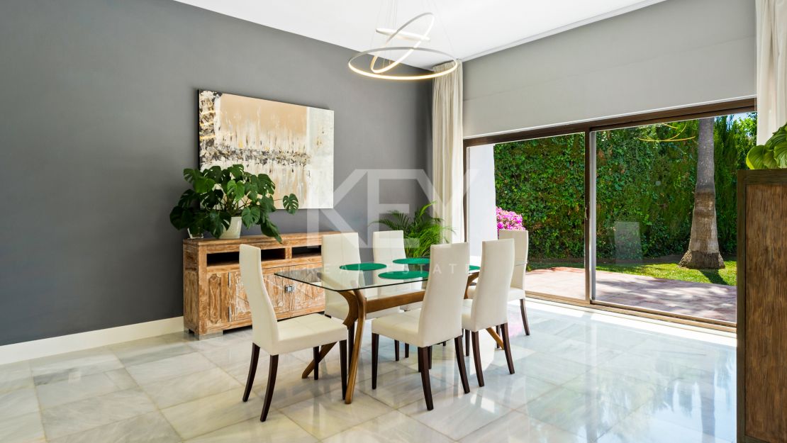 Villa within walking distance to the beach in Puerto Banús, Marbella