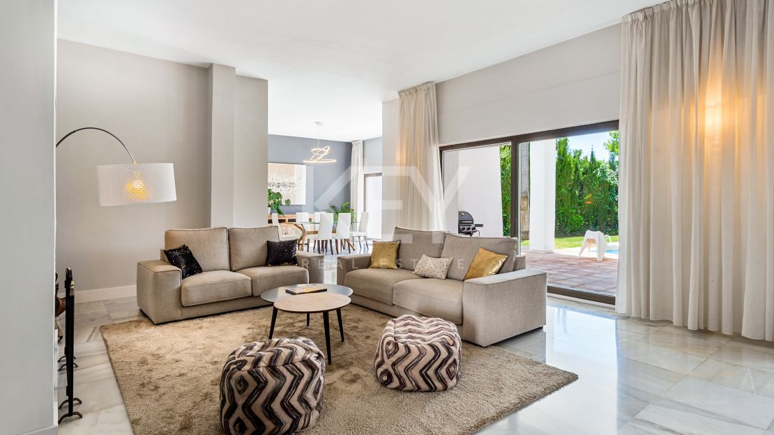 Villa within walking distance to the beach in Puerto Banús, Marbella