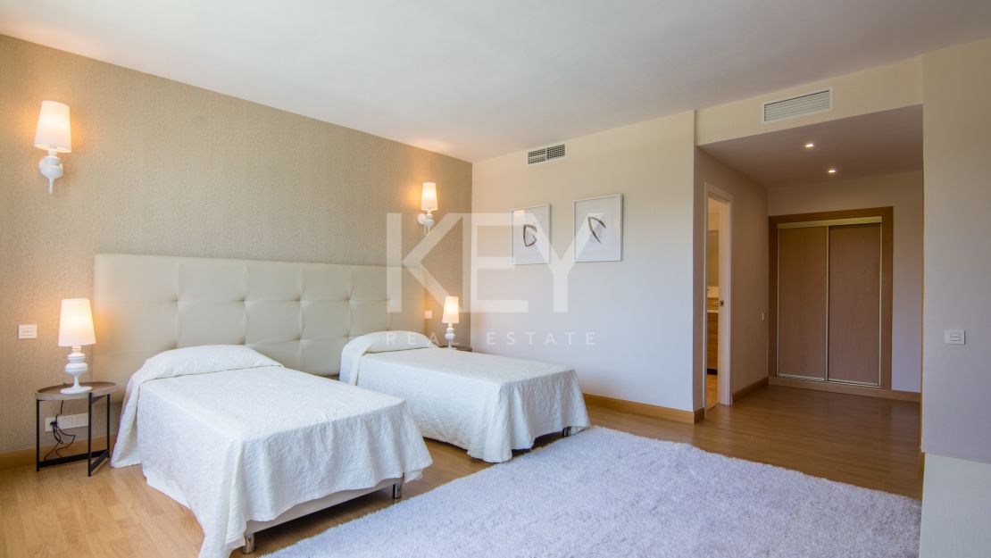 Villa within walking distance to the beach in Puerto Banús, Marbella