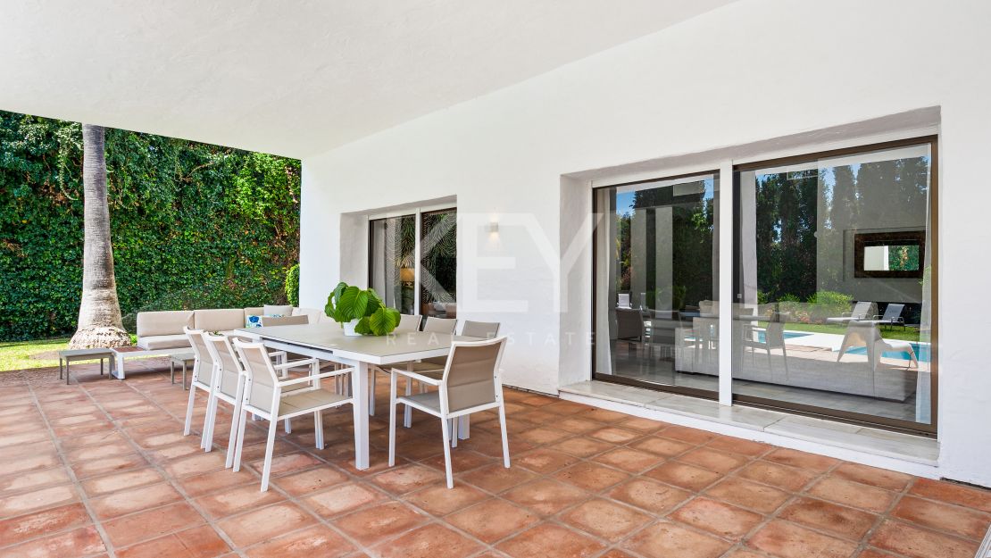 Villa within walking distance to the beach in Puerto Banús, Marbella
