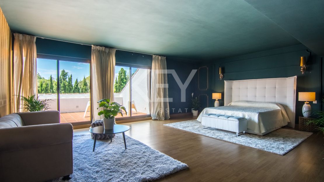 Villa within walking distance to the beach in Puerto Banús, Marbella