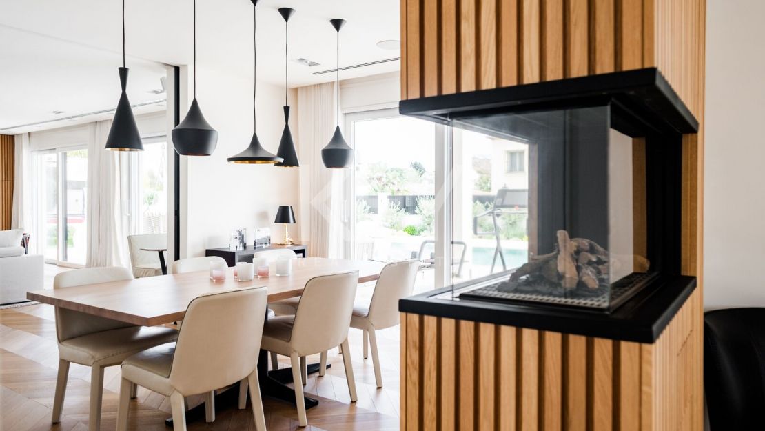 Vida de Lujo en la Milla de Oro: Villa Contemporánea para Alquiler a Corto Plazo