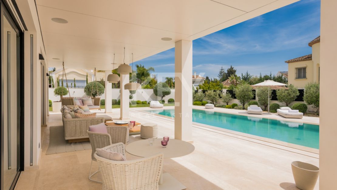 Vida de Lujo en la Milla de Oro: Villa Contemporánea para Alquiler a Corto Plazo