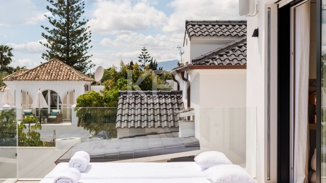 Vida de Lujo en la Milla de Oro: Villa Contemporánea para Alquiler a Corto Plazo