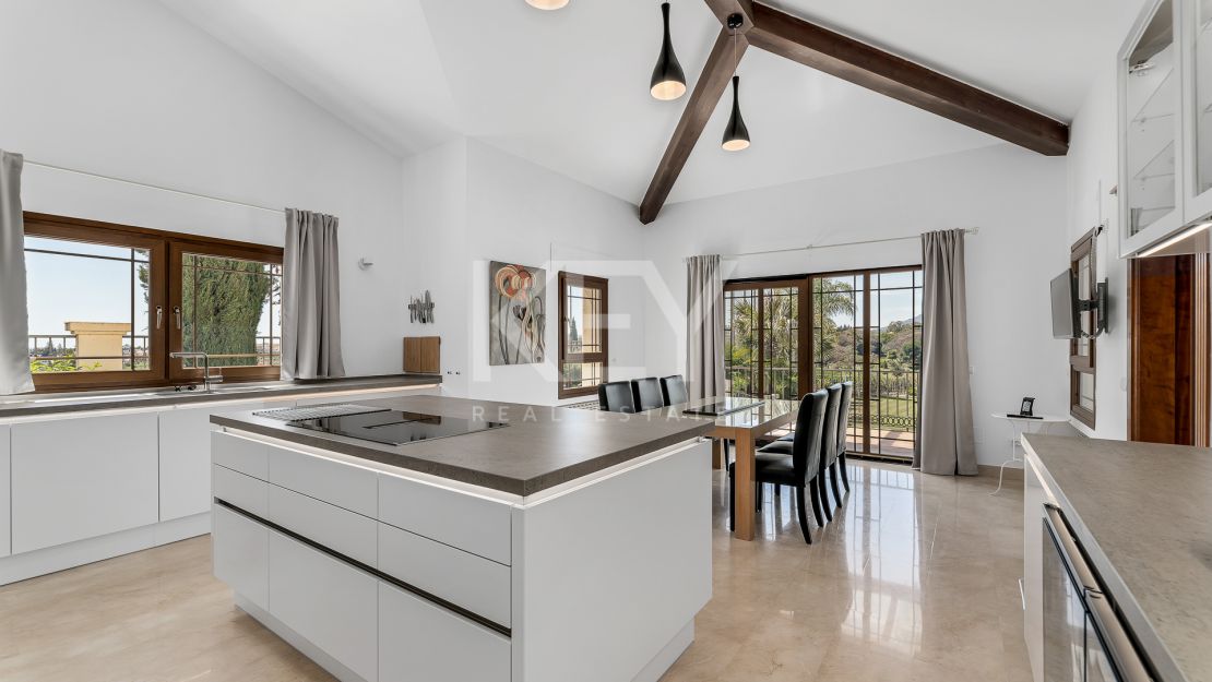 Villa Sofia: beautiful villa for short term rental in front line golf in Los Flamingos, Benahavis.