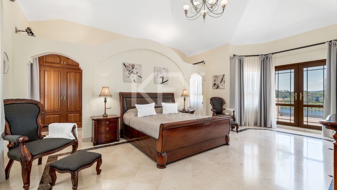 Villa Sofia: beautiful villa for short term rental in front line golf in Los Flamingos, Benahavis.