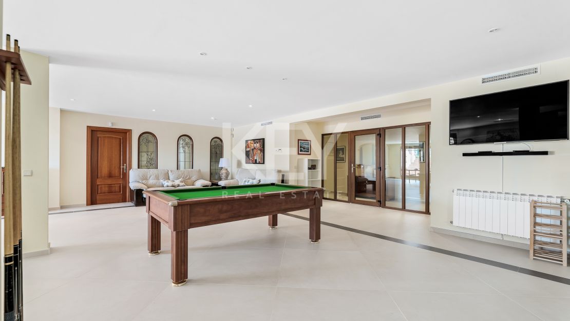Villa Sofia: beautiful villa for short term rental in front line golf in Los Flamingos, Benahavis.