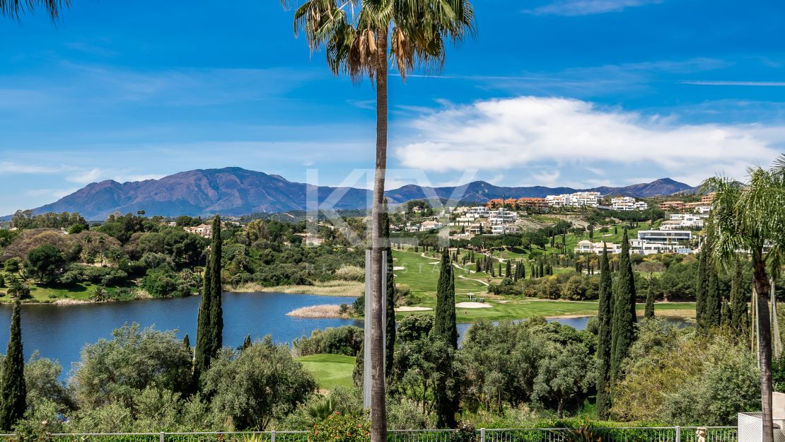 Villa Sofia: beautiful villa for short term rental in front line golf in Los Flamingos, Benahavis.