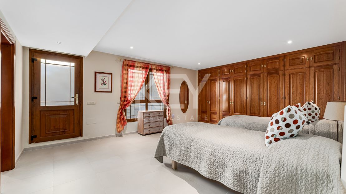 Villa Sofia: beautiful villa for short term rental in front line golf in Los Flamingos, Benahavis.