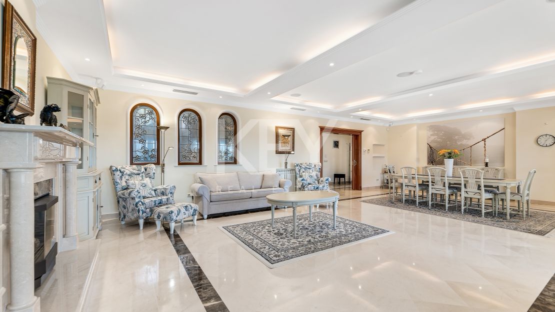 Villa Sofia: beautiful villa for short term rental in front line golf in Los Flamingos, Benahavis.