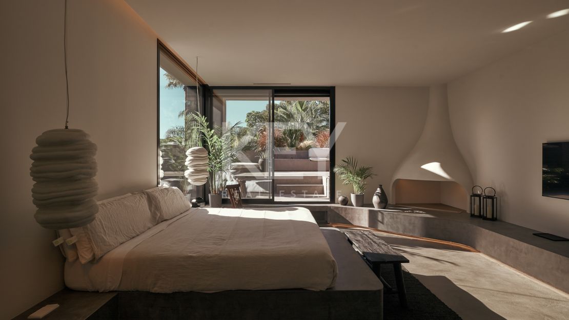 Magnificient villa with walking distance to the beach in Los Monteros, Marbella